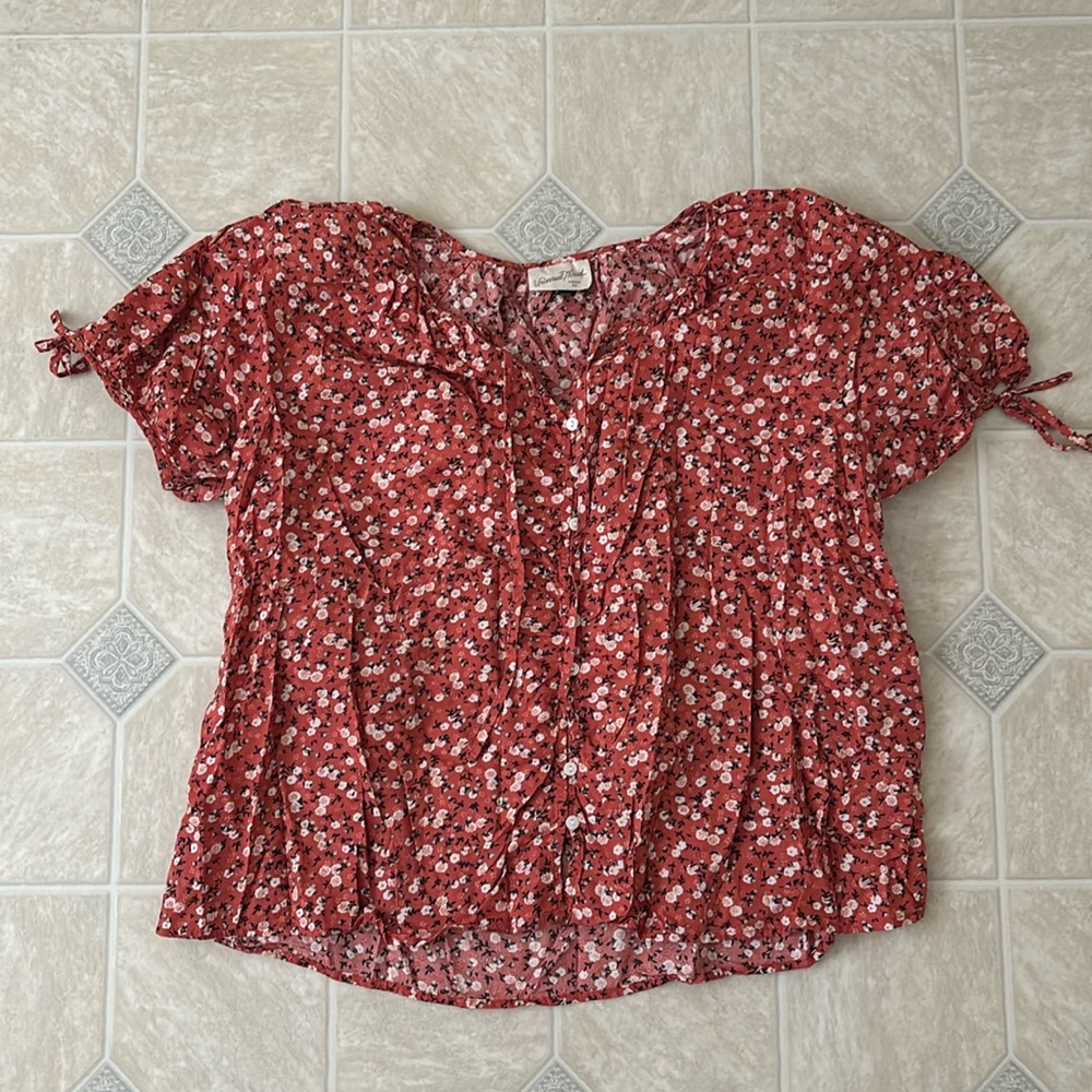 Universal Thead Floral Top